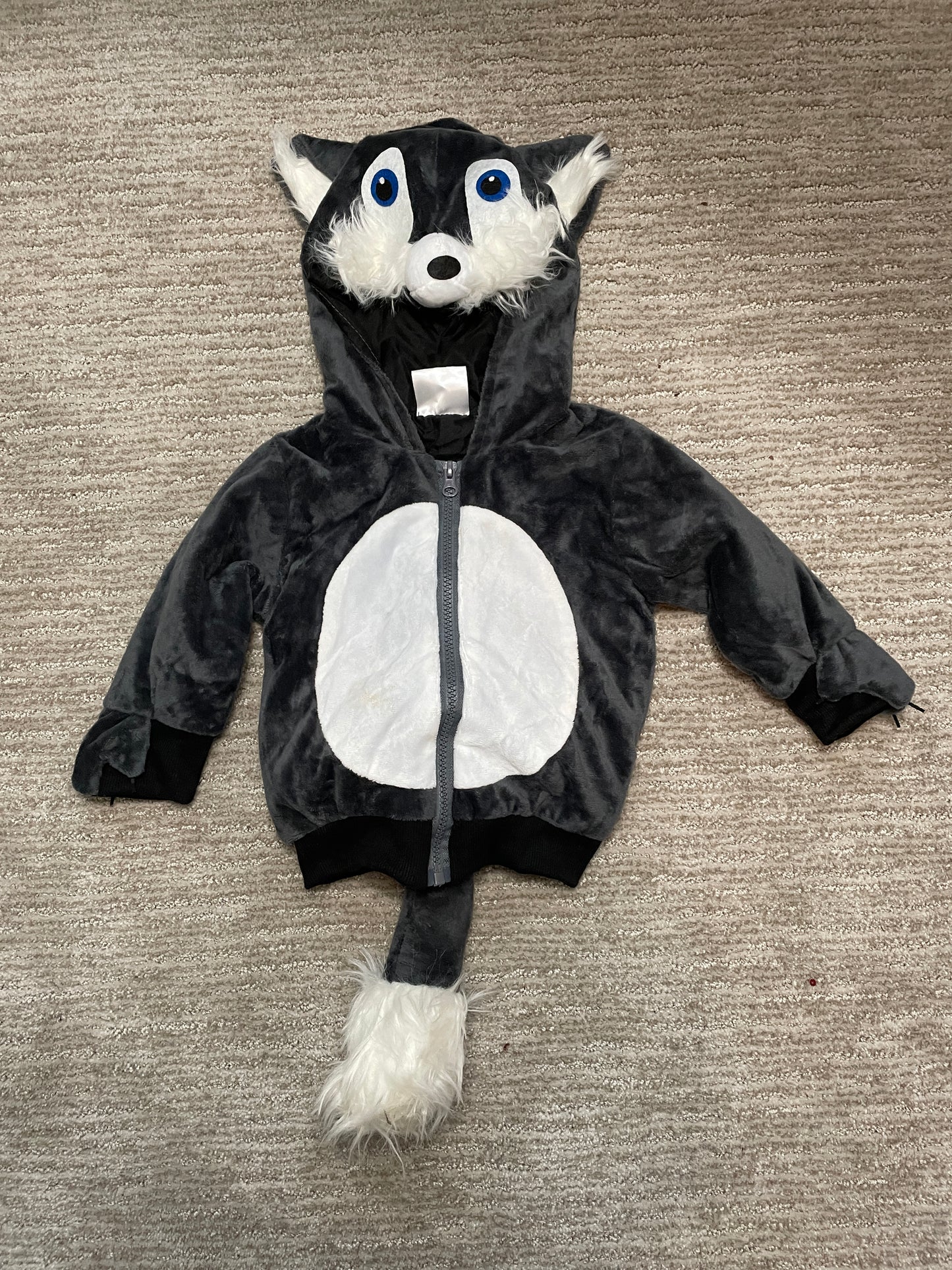 Wolf zip-up hoodie