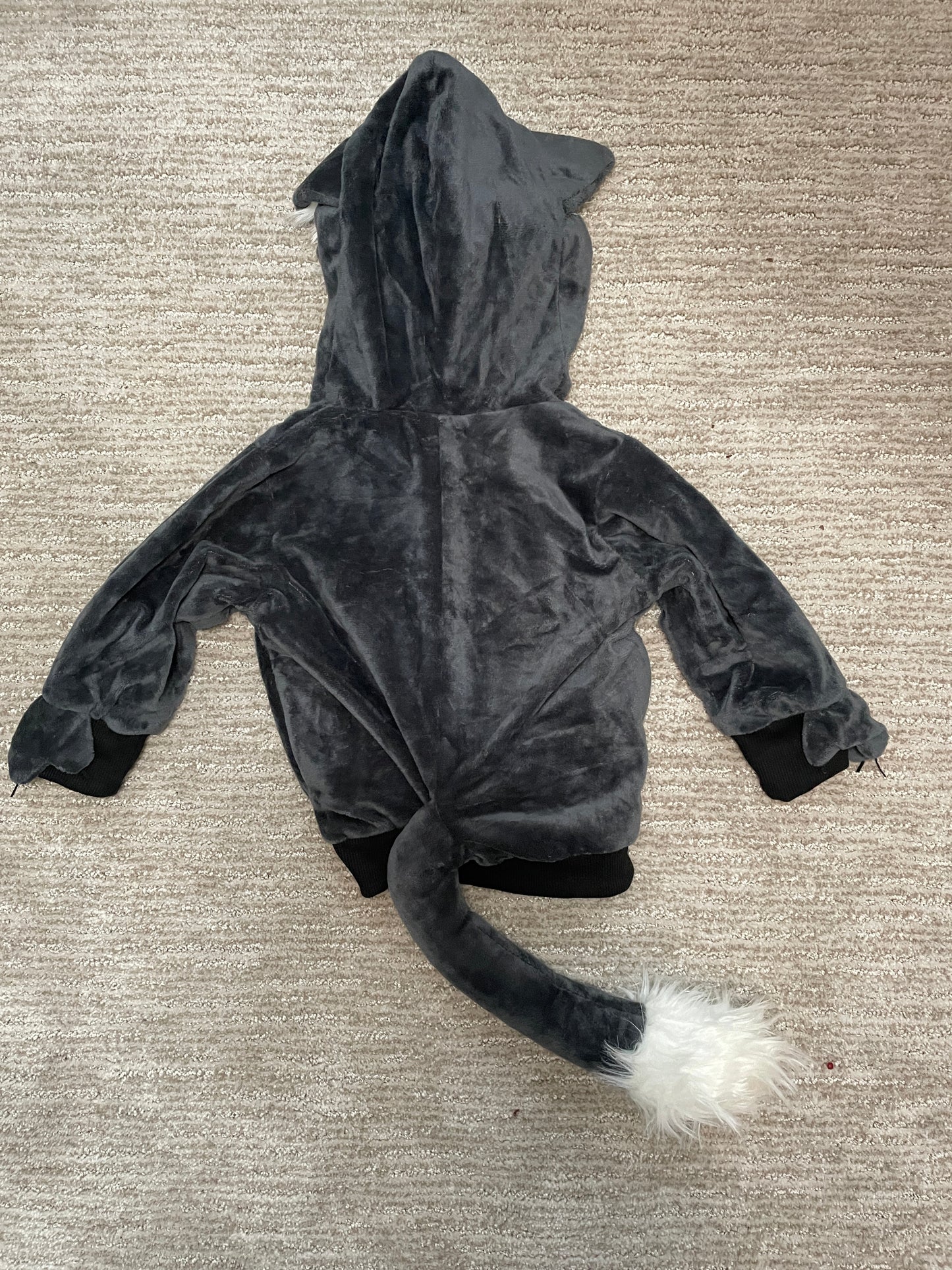 Wolf zip-up hoodie